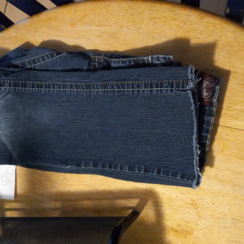 Jeans raw hem super cute - Picture 7 of 7